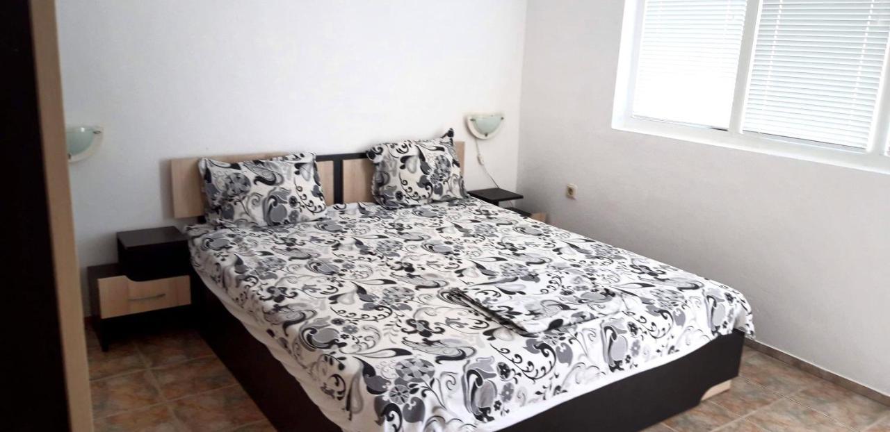 Family House Primorsko Apartment Exterior foto